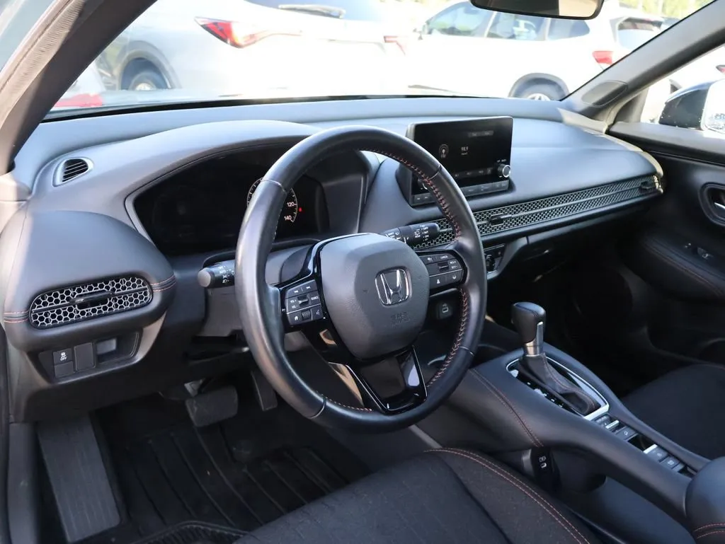 2025 Honda HR-V Sport - Photo 16