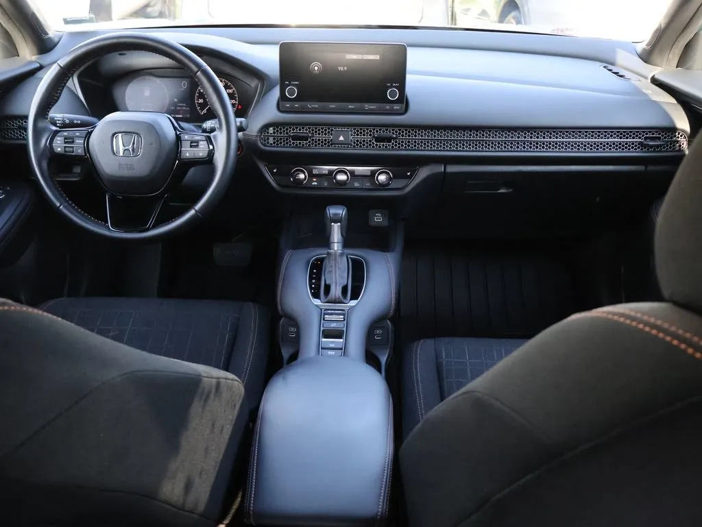 2025 Honda HR-V Sport - Photo 13