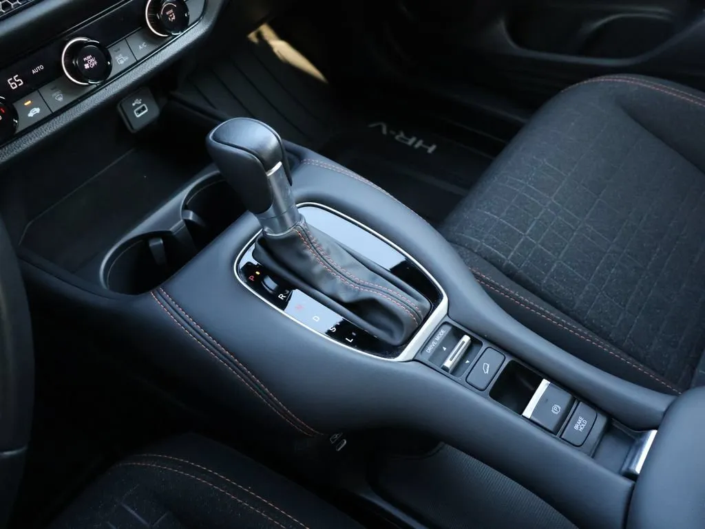 2025 Honda HR-V Sport - Photo 23