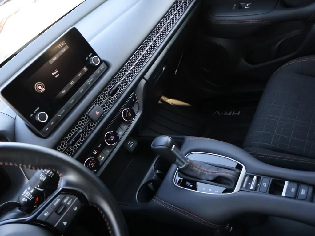 2025 Honda HR-V Sport - Photo 18