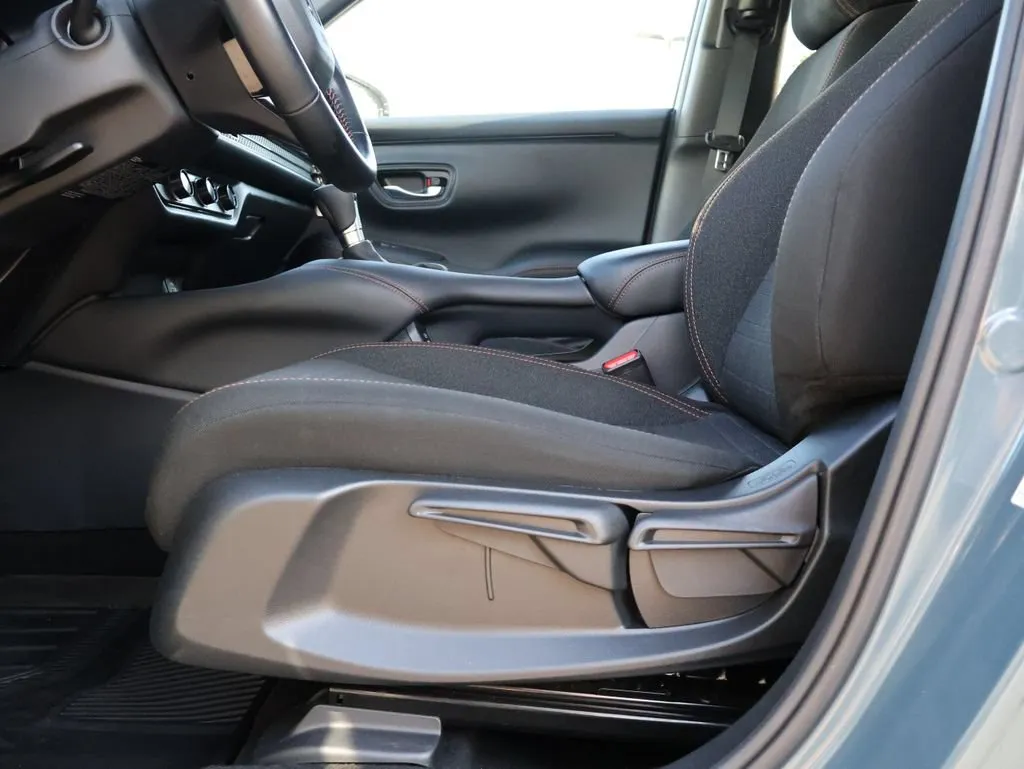 2025 Honda HR-V Sport - Photo 30