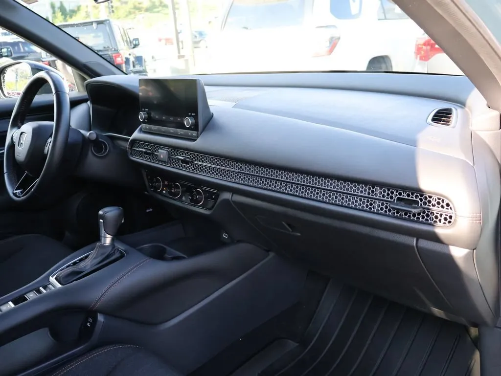 2025 Honda HR-V Sport - Photo 9