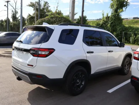 More photos of 2025 Honda Pilot TrailSport at Jay Wolfe Honda, MO