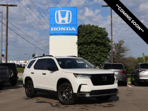 White 2025 Honda Pilot TrailSport for sale in Kansas City, MO