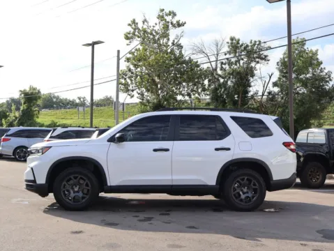 More photos of 2025 Honda Pilot TrailSport at Jay Wolfe Honda, MO