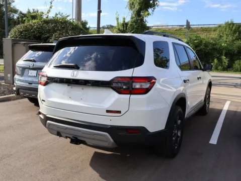 More photos of 2025 Honda Pilot TrailSport at Jay Wolfe Honda, MO