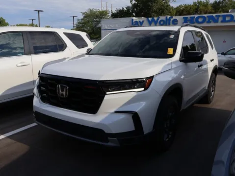 Another view of 2025 Honda Pilot TrailSport for sale in Kansas City, MO at Jay Wolfe Honda