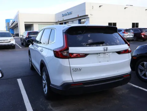 More photos of 2024 Honda CR-V EX at Jay Wolfe Honda, MO