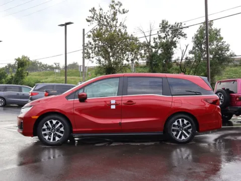 More photos of 2027 Honda Odyssey EX-L at Jay Wolfe Honda, MO