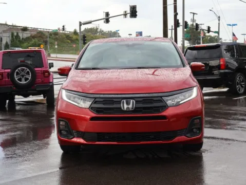 Photos of 2027 Honda Odyssey EX-L for sale in Kansas City, MO at Jay Wolfe Honda