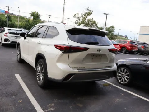 More photos of 2021 Toyota Highlander Platinum at Jay Wolfe Honda, MO