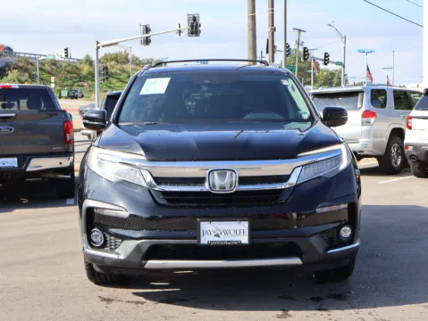 Photos of 2019 Honda Pilot Touring 8-Passenger for sale in Kansas City, MO at Jay Wolfe Honda