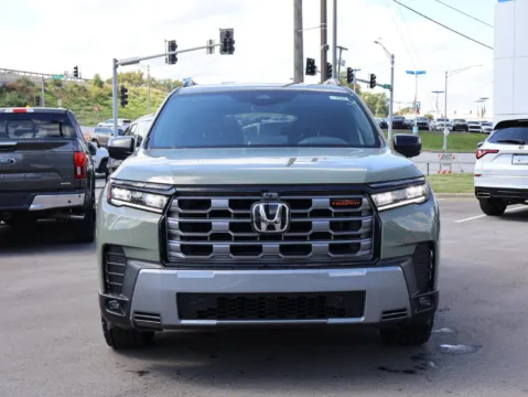 Photos of 2026 Honda Pilot TrailSport for sale in Kansas City, MO at Jay Wolfe Honda