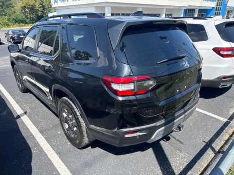 More photos of 2025 Honda Pilot TrailSport at Jay Wolfe Honda, MO