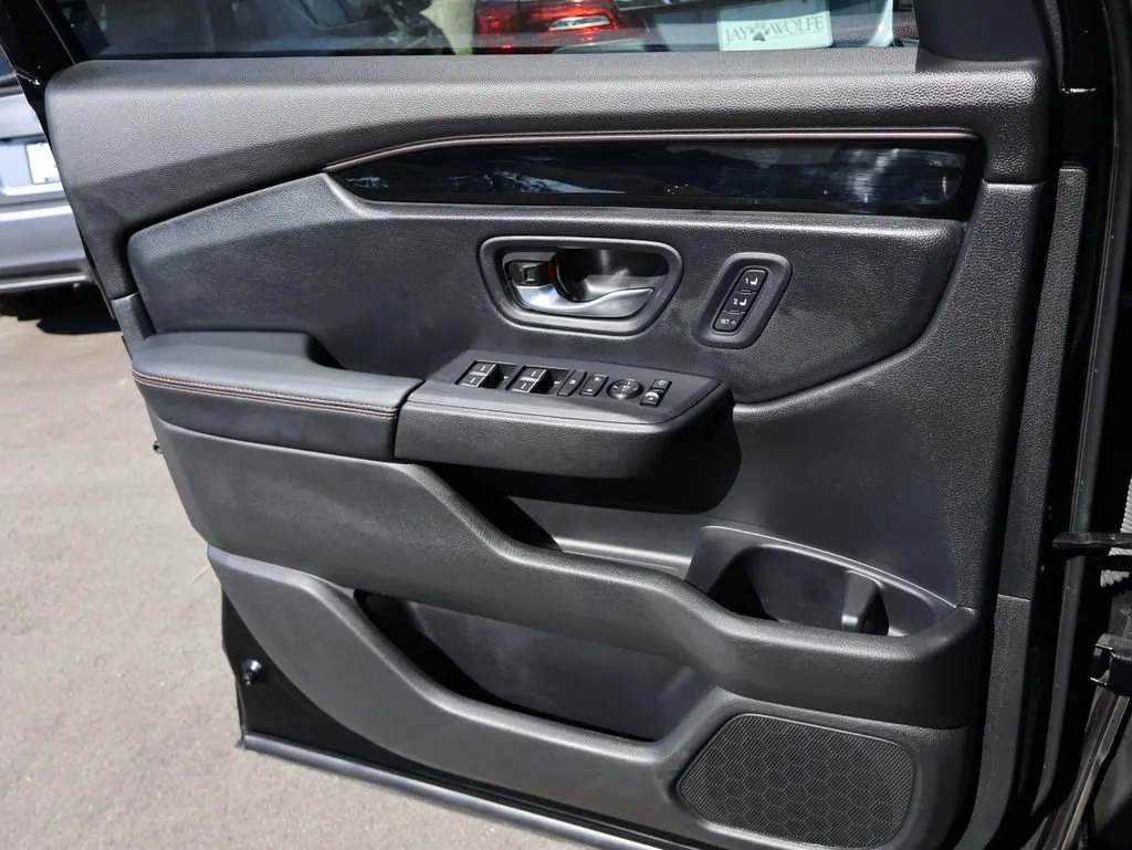 2025 Honda Pilot TrailSport - Photo 32