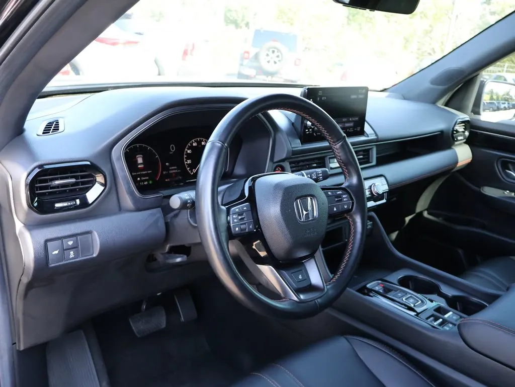 2025 Honda Pilot TrailSport - Photo 18