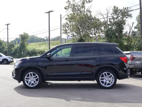 More photos of 2025 Honda Passport EX-L at Jay Wolfe Honda, MO