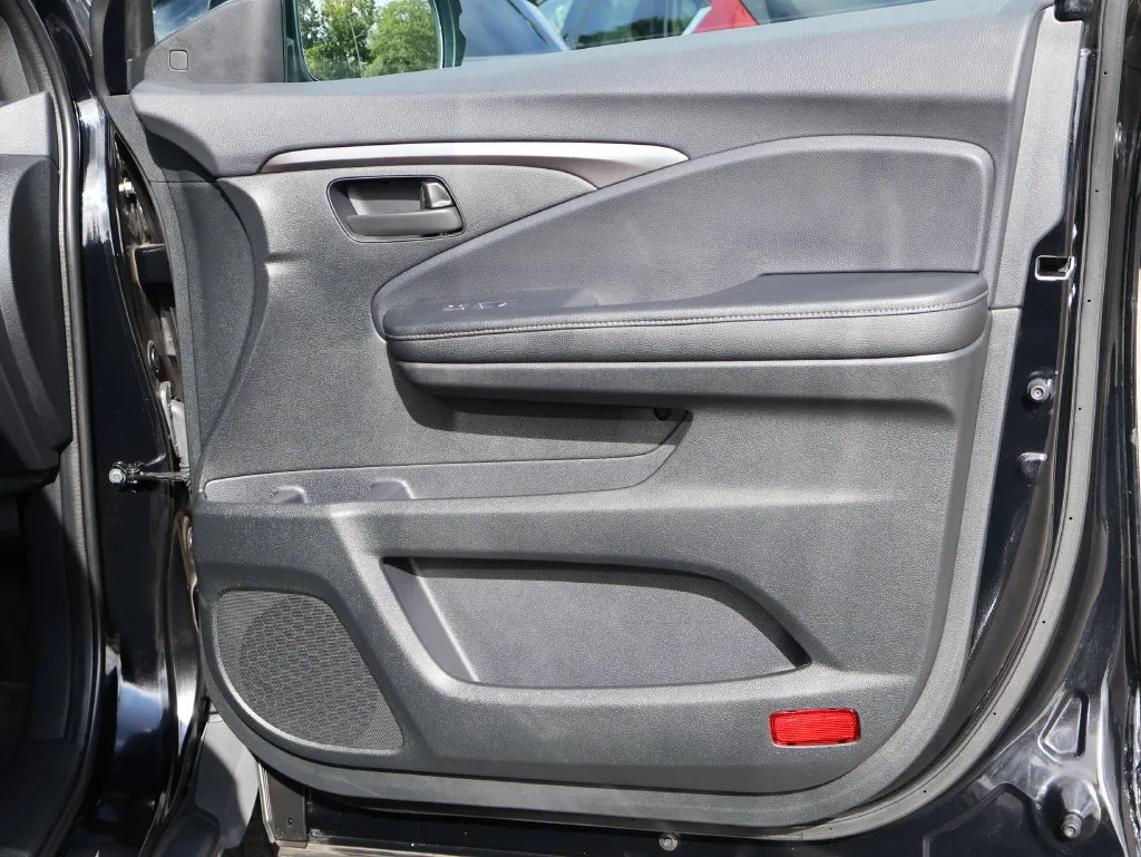 2025 Honda Passport EX-L - Photo 11