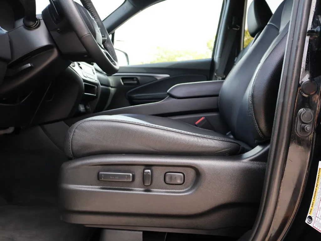 2025 Honda Passport EX-L - Photo 32