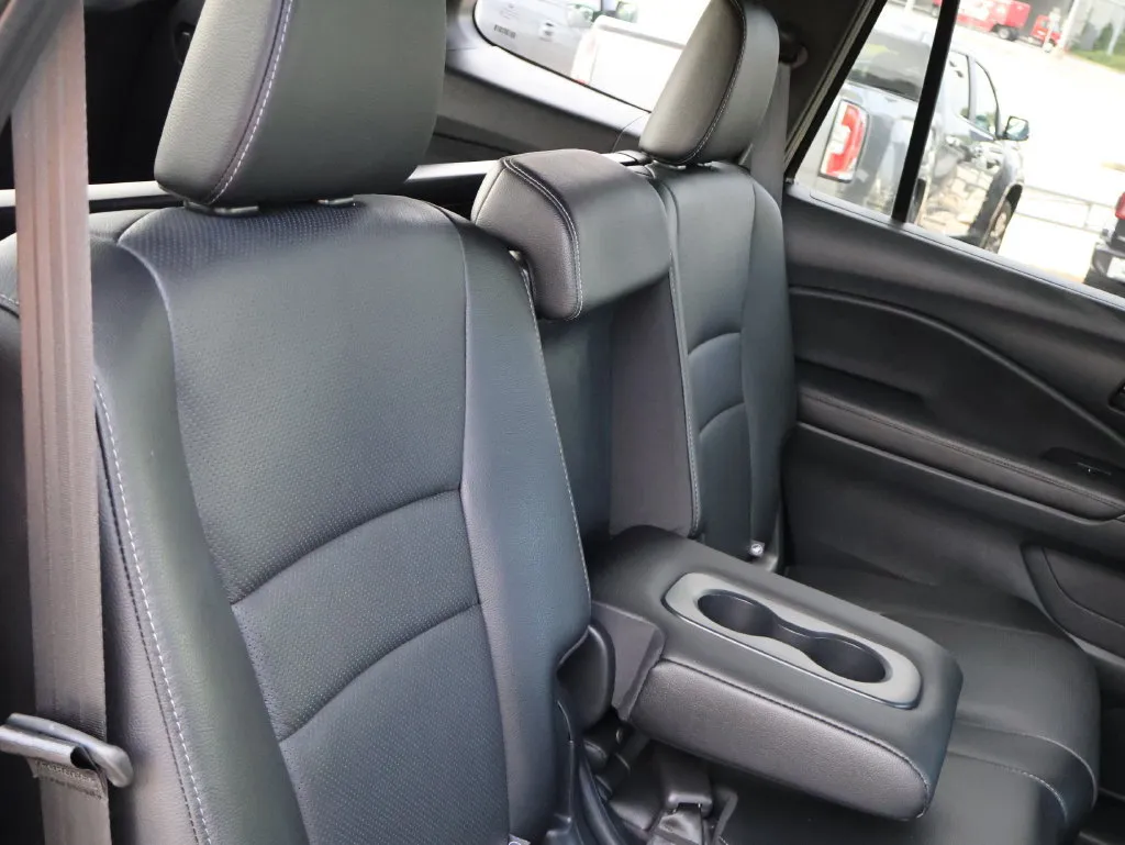 2025 Honda Passport EX-L - Photo 12