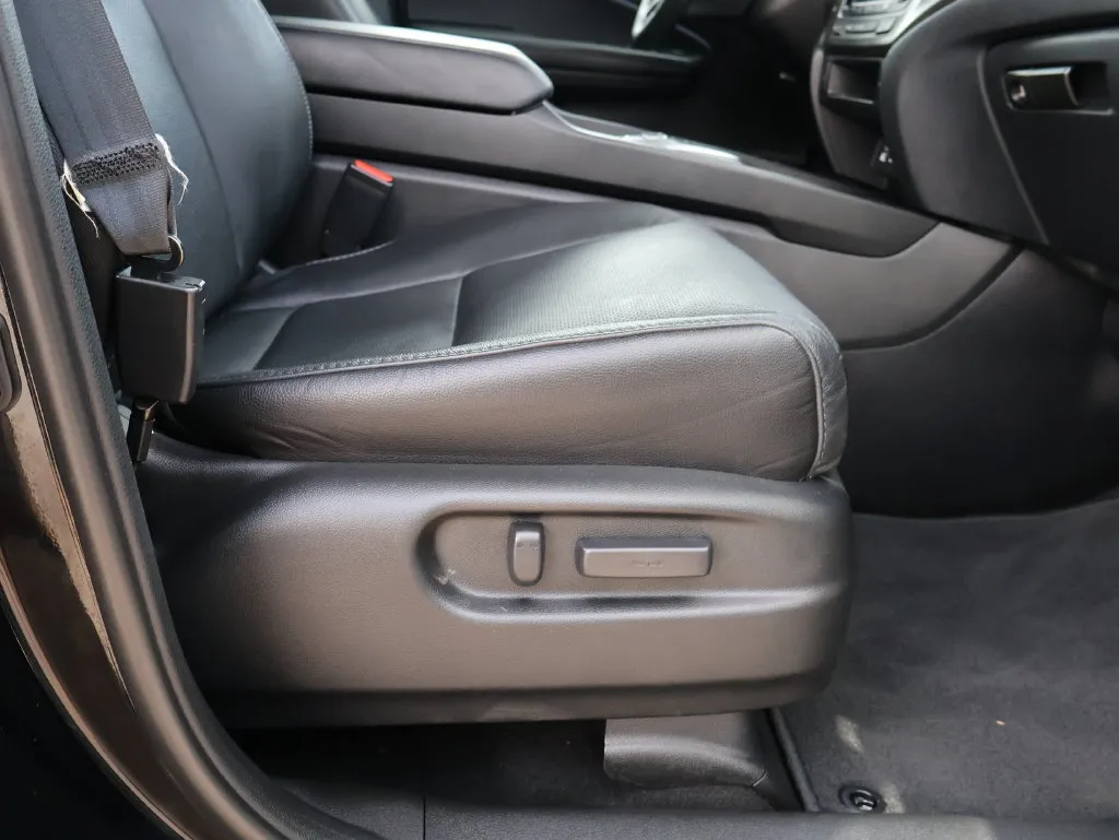 2025 Honda Passport EX-L - Photo 10