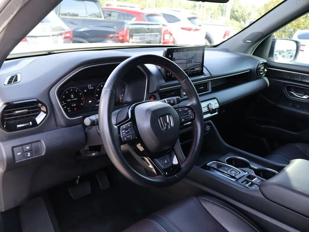 2025 Honda Pilot Black Edition - Photo 18