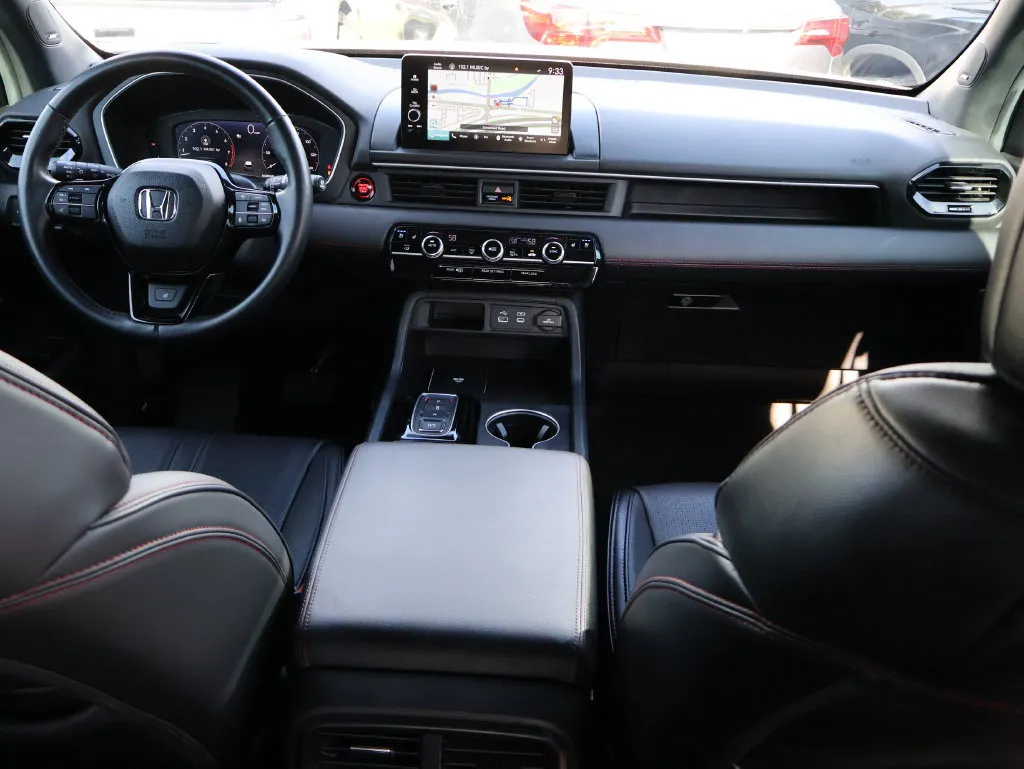 2025 Honda Pilot Black Edition - Photo 14