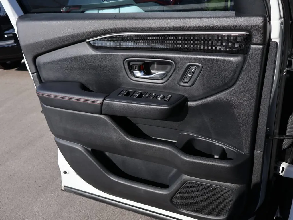 2025 Honda Pilot Black Edition - Photo 33