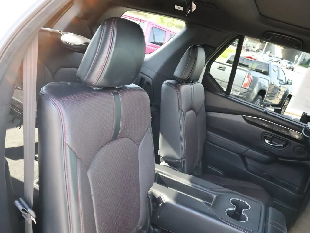 2025 Honda Pilot Black Edition - Photo 12