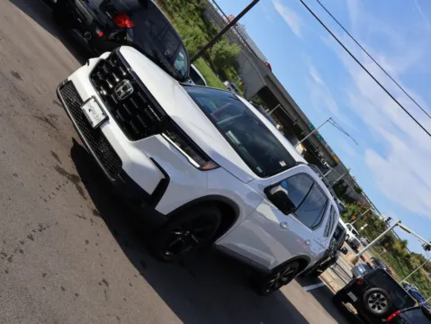 Another view of 2025 Honda Pilot Black Edition for sale in Kansas City, MO at Jay Wolfe Honda