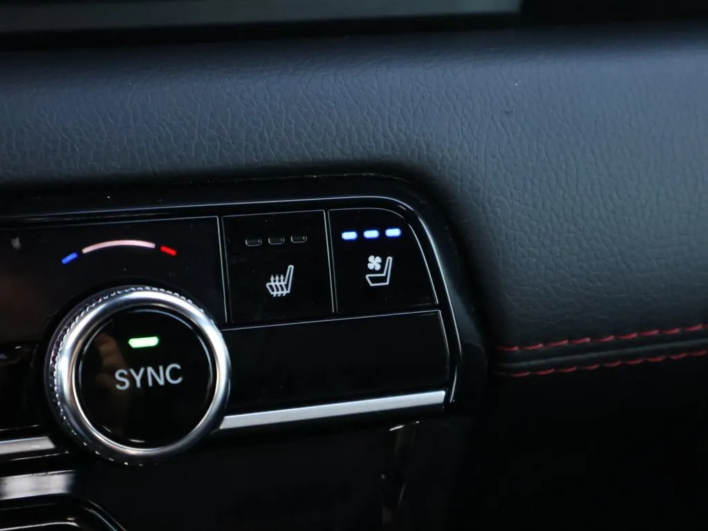2025 Honda Pilot Black Edition - Photo 25