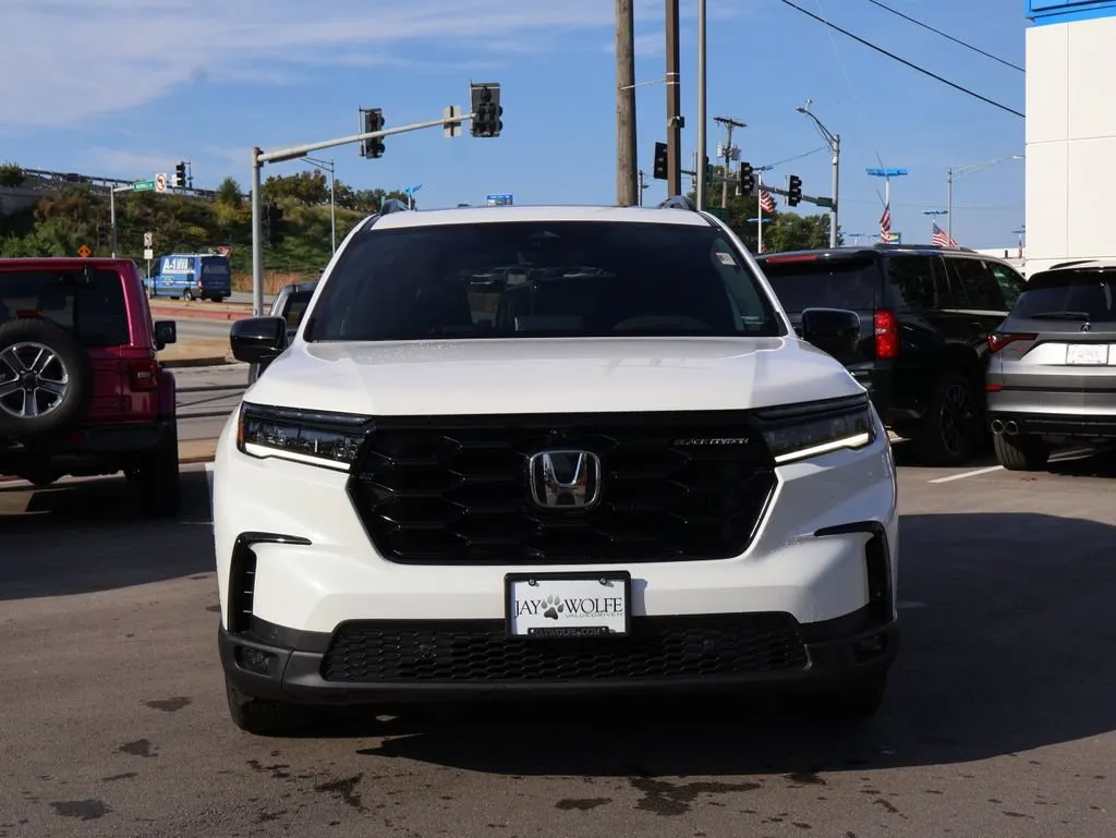Used 2025 Honda Pilot Black Edition with VIN 5FNYG1H97SB006874 for sale in Kansas City