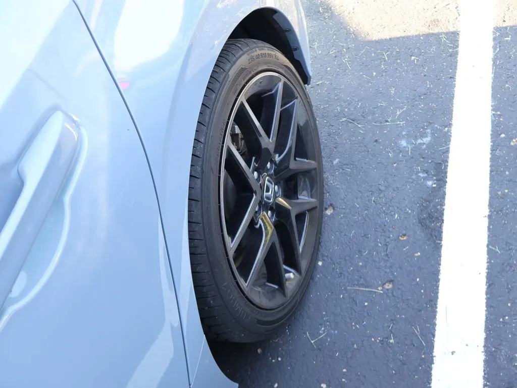 2023 Honda Civic Hatchback Sport Touring - Photo 12
