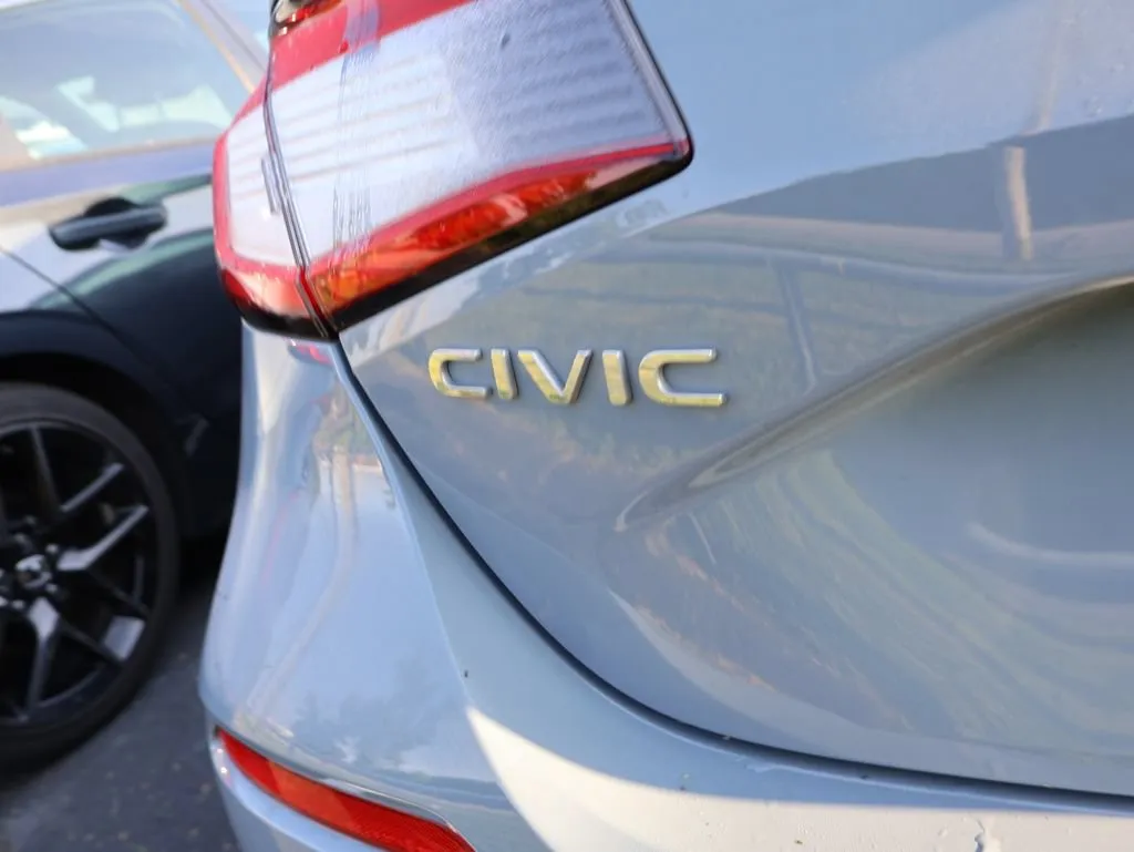 2023 Honda Civic Hatchback Sport Touring - Photo 8
