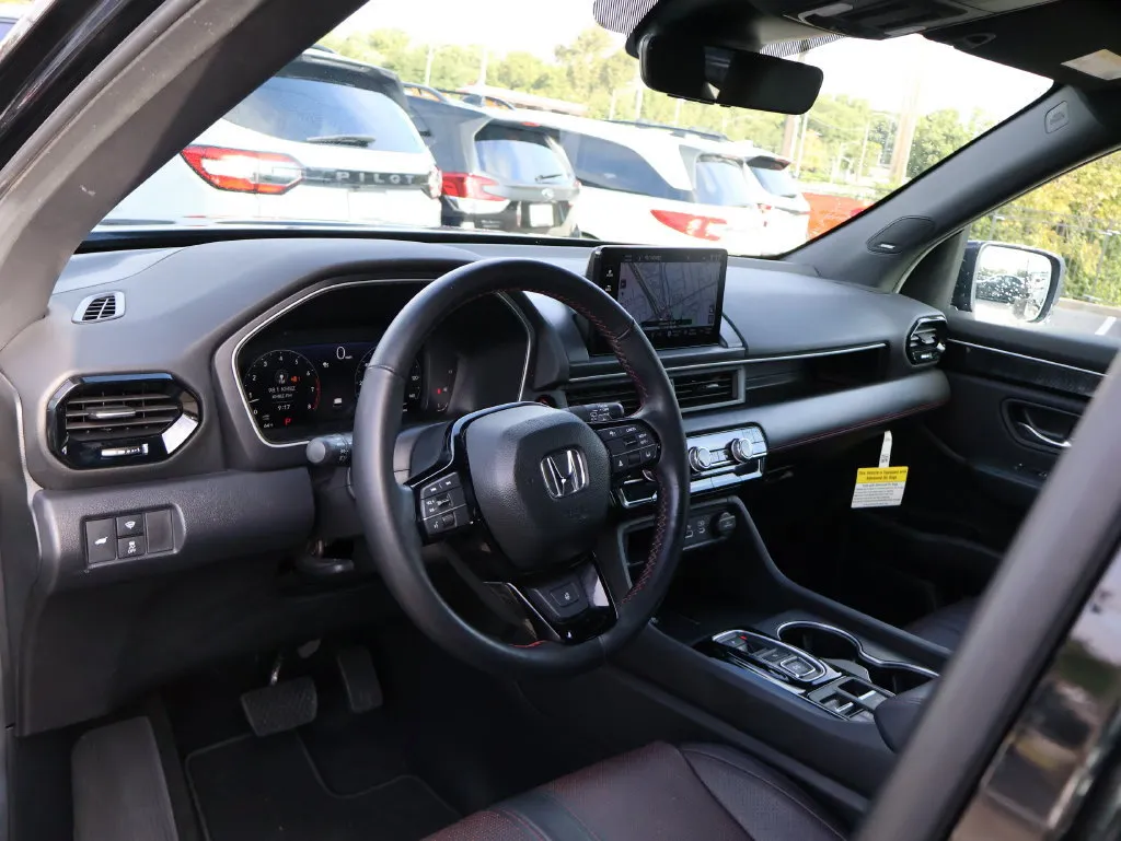 2025 Honda Pilot Black Edition - Photo 18