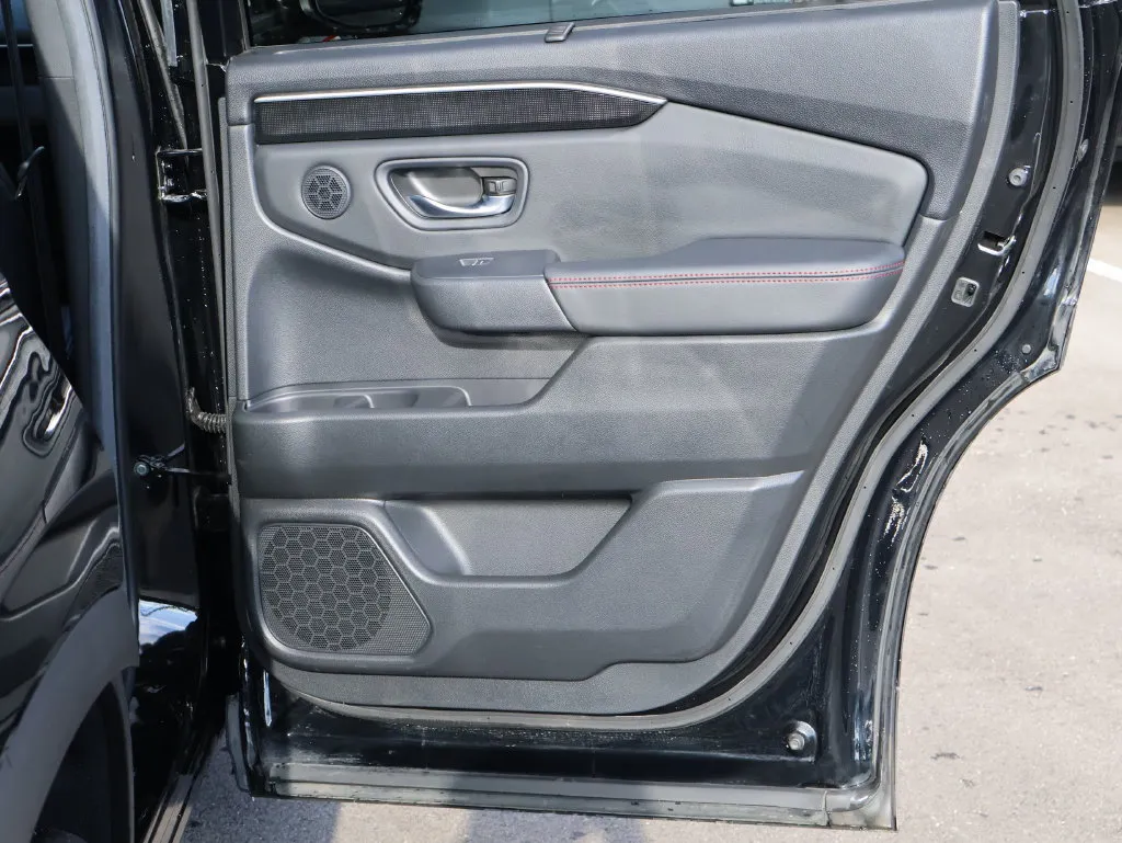 2025 Honda Pilot Black Edition - Photo 15
