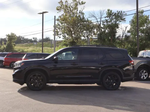 More photos of 2025 Honda Pilot Black Edition at Jay Wolfe Honda, MO