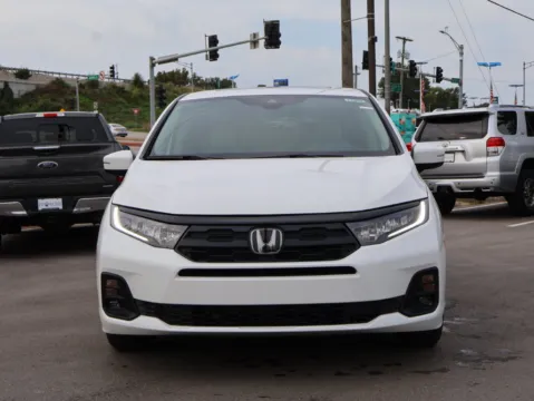 Photos of 2027 Honda Odyssey EX-L for sale in Kansas City, MO at Jay Wolfe Honda