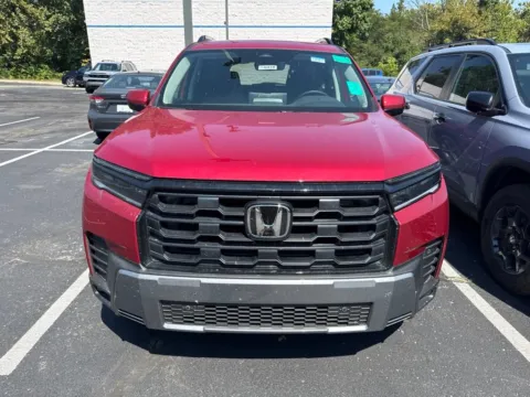 Photos of 2026 Honda Pilot EX-L for sale in Kansas City, MO at Jay Wolfe Honda