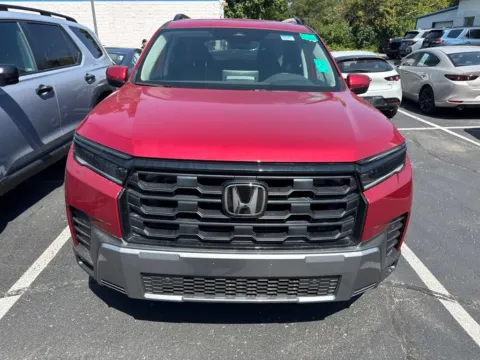 Photos of 2026 Honda Pilot EX-L for sale in Kansas City, MO at Jay Wolfe Honda