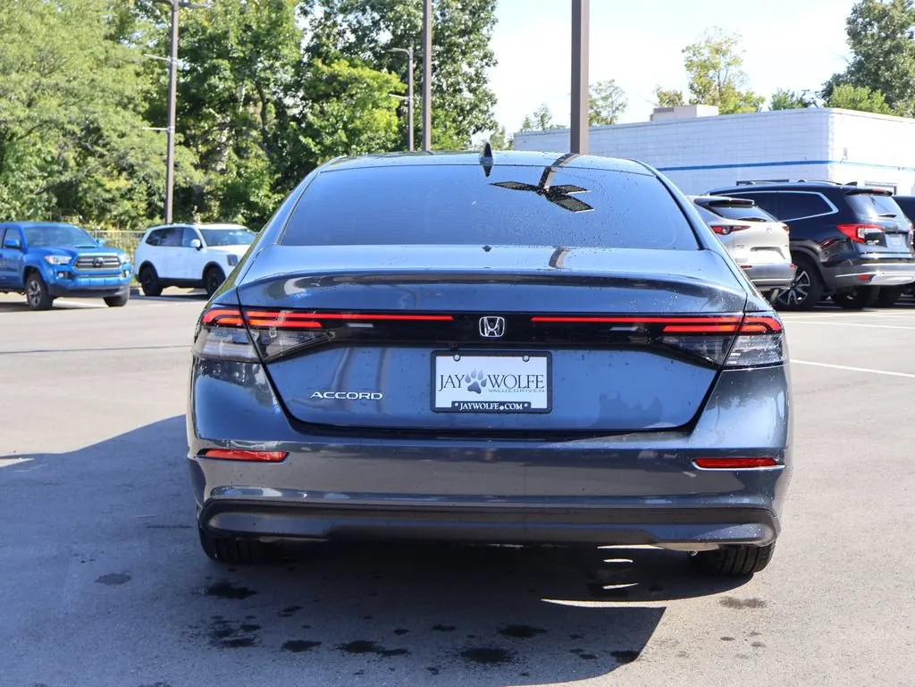 2023 Honda Accord EX - Photo 6