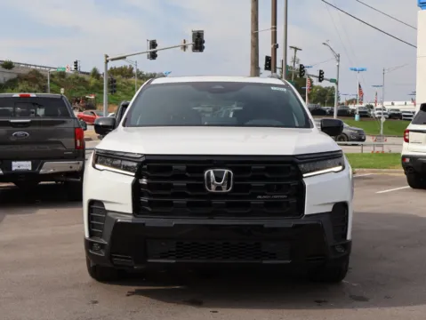 Photos of 2026 Honda Pilot Black Edition for sale in Kansas City, MO at Jay Wolfe Honda