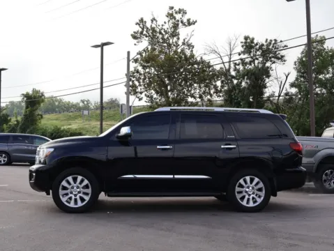 More photos of 2019 Toyota Sequoia Platinum at Jay Wolfe Honda, MO