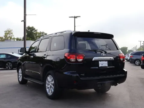More photos of 2019 Toyota Sequoia Platinum at Jay Wolfe Honda, MO
