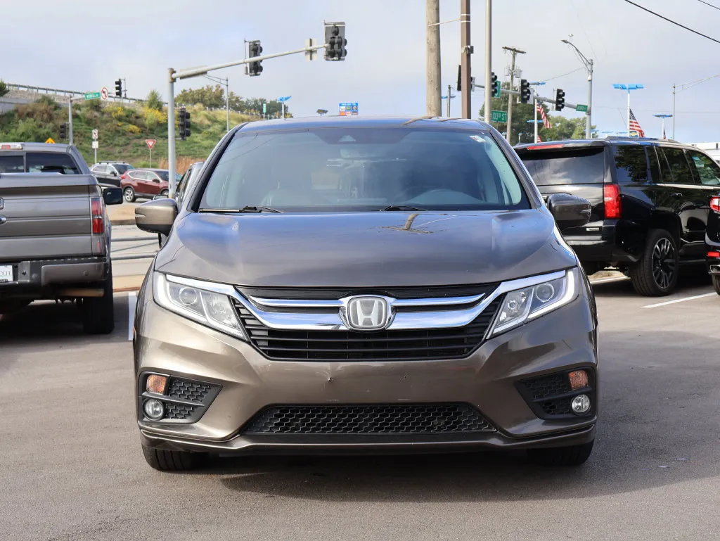 Used 2018 Honda Odyssey EX-L with VIN 5FNRL6H75JB110497 for sale in Kansas City