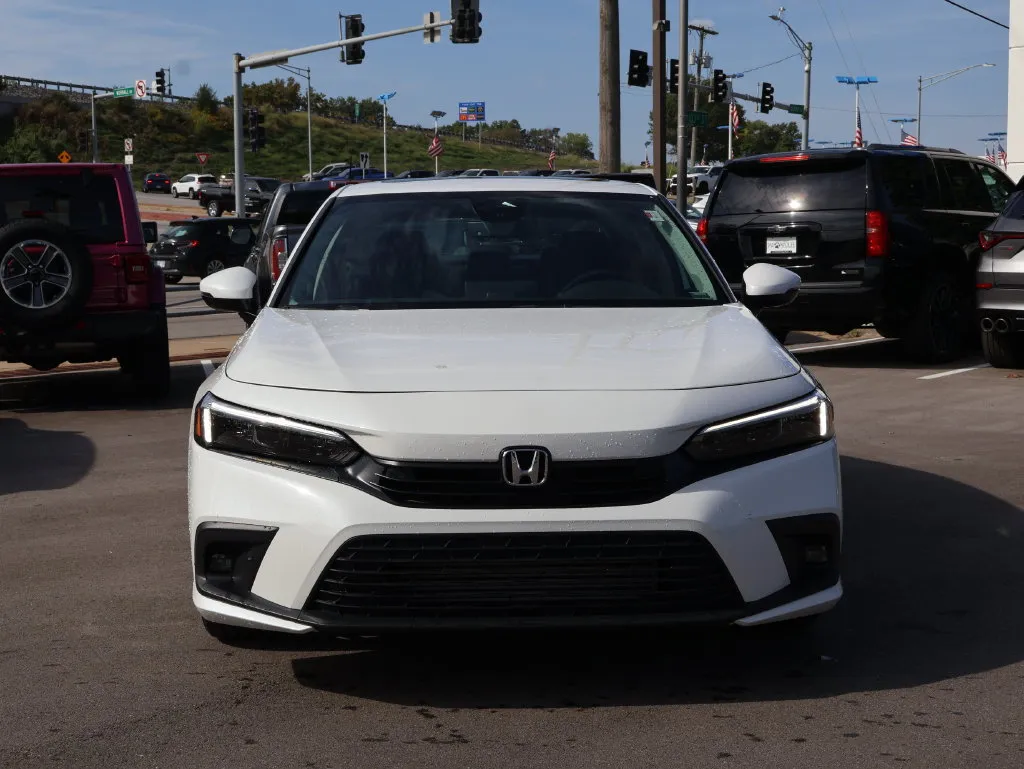 Used 2024 Honda Civic Touring with VIN 2HGFE1F90RH339116 for sale in Kansas City