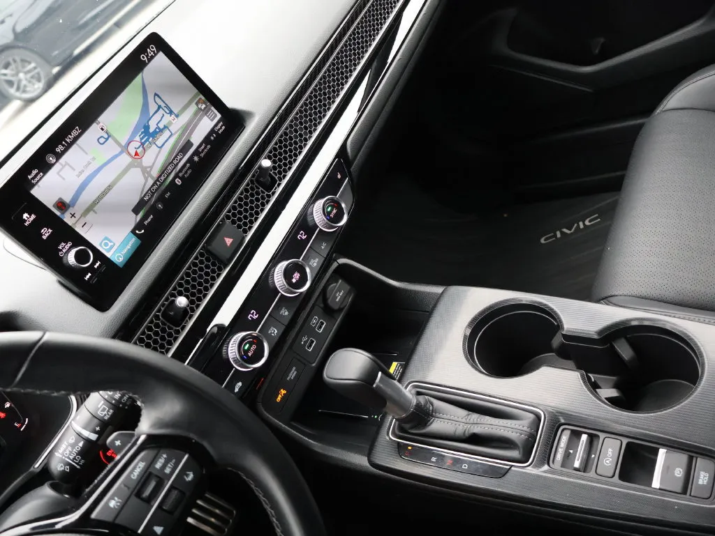 2024 Honda Civic Hatchback Sport Touring - Photo 18
