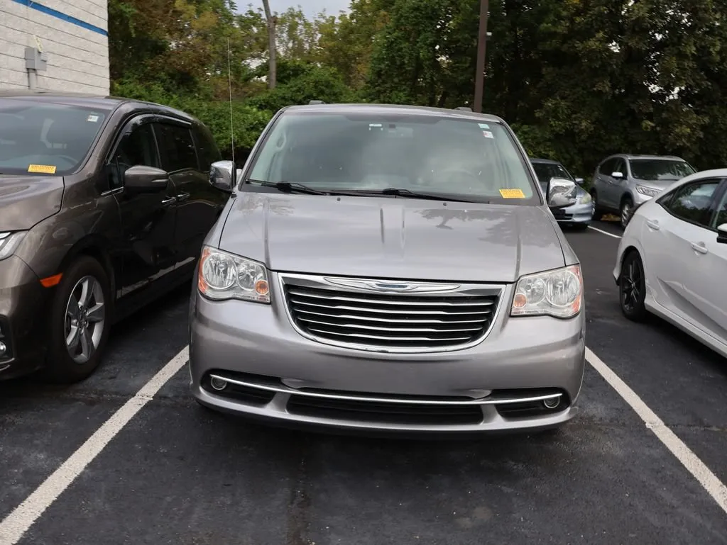 Used 2013 Chrysler Town & Country Touring-L with VIN 2C4RC1CG2DR641711 for sale in Kansas City