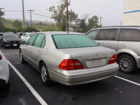 More photos of 2002 Lexus LS 430 at Jay Wolfe Honda, MO