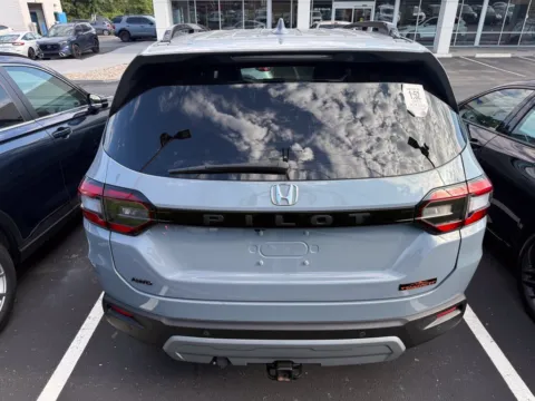 More photos of 2025 Honda Pilot TrailSport at Jay Wolfe Honda, MO